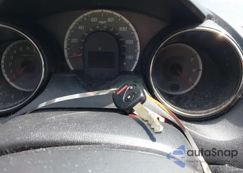 2013 Honda Fit Sport z USA, uszkodzony, nr VIN JHMGE8H53DC001340